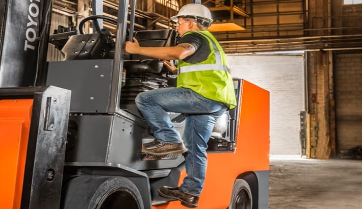 آموزشگاه گواهینامه لیفتراک شیراز | معرفی سرفصل‌های آموزشی